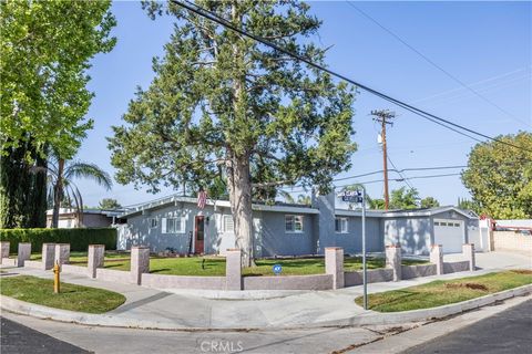 Photo of 27573 Santa Clarita Road, Saugus, CA 91350 (MLS # SR25117590)