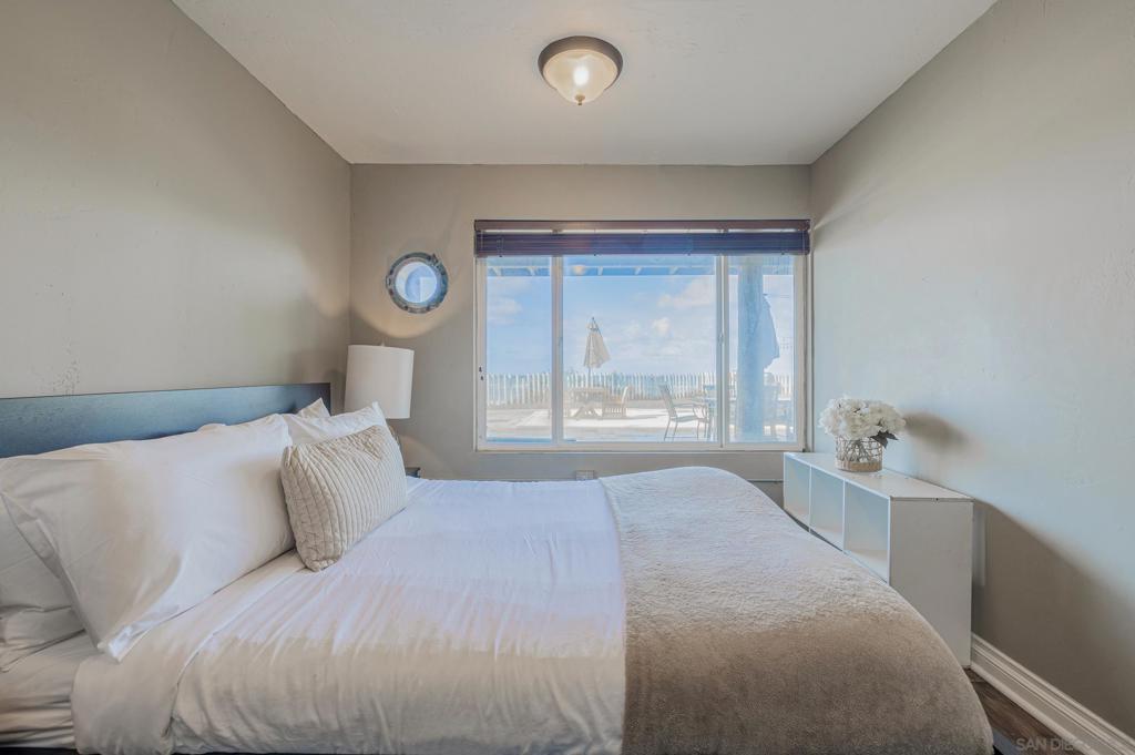 1352 Sunset Cliffs Blvd