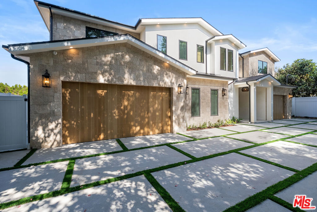 5036 Woodley Avenue