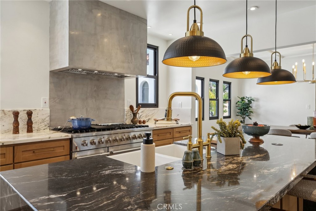 Properties 2 6373 W 6TH Street