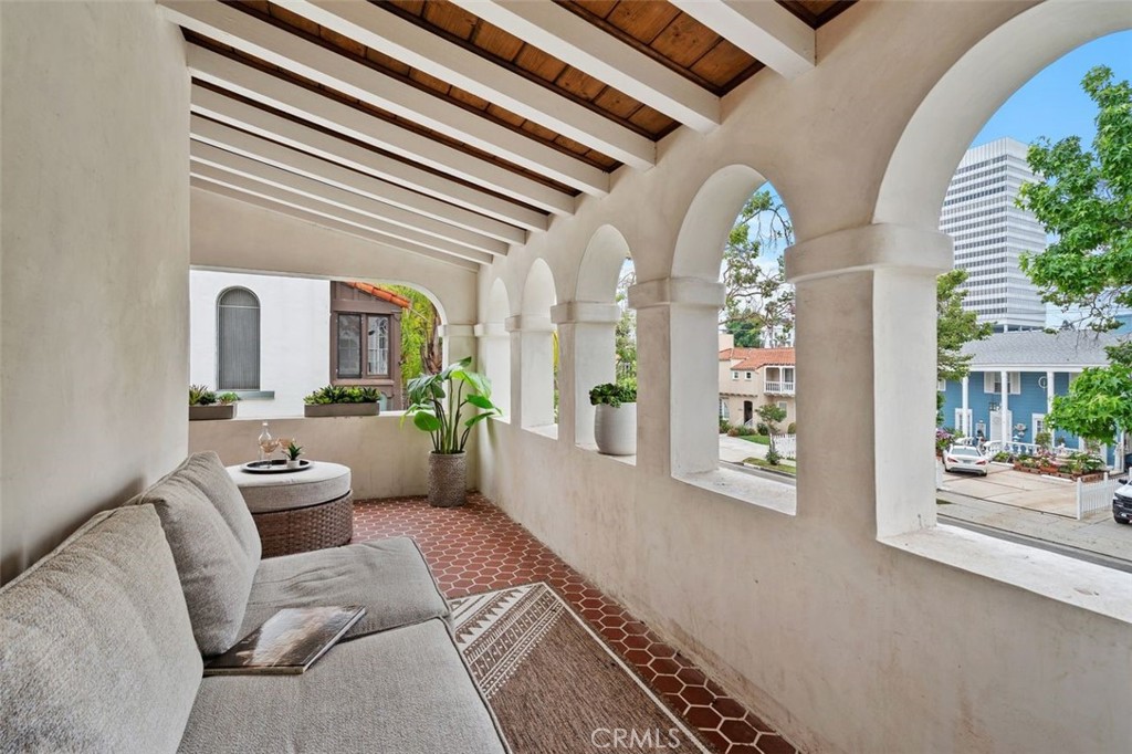 Properties 4 6373 W 6TH Street