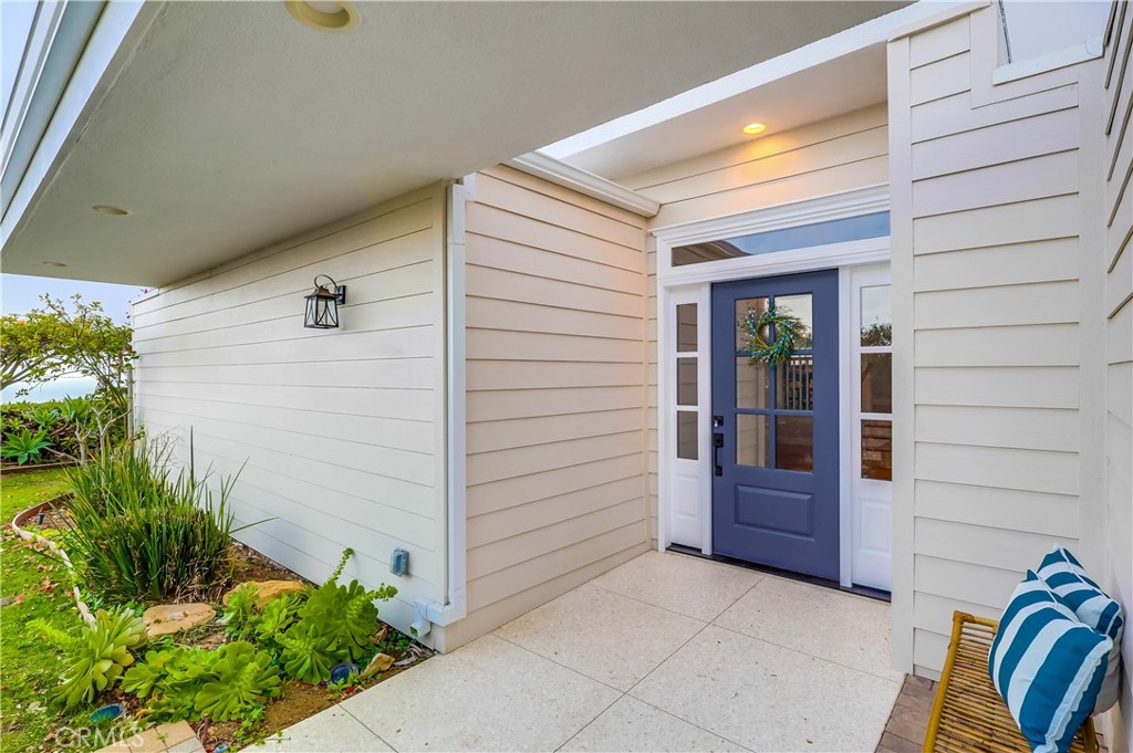 2934 Crownview Drive