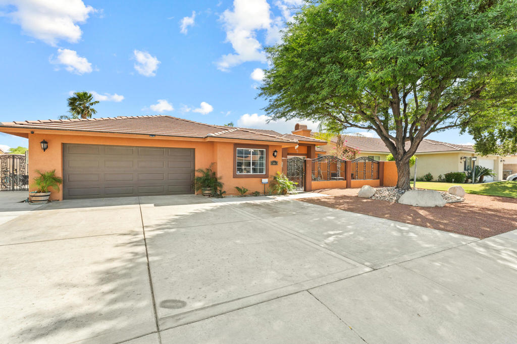 65863 Estrella Avenue