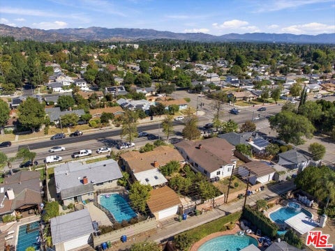 Tiny photo for 23214 Vanowen Street, West Hills, CA 91307 (MLS # 26101824)