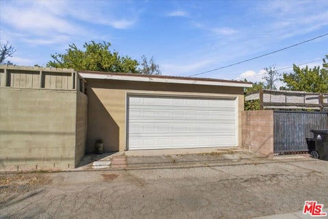 Tiny photo for 23214 Vanowen Street, West Hills, CA 91307 (MLS # 26101824)