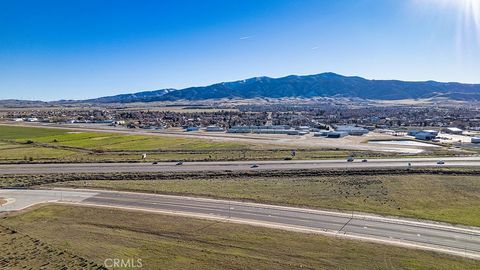 Photo of 8 Challenger, Tehachapi, CA 93561 (MLS # HD25249898)