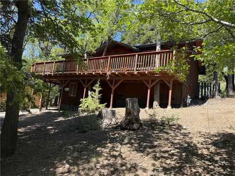 Photo of 43466 Bow Canyon CT, Big Bear Lake, CA 92315 (MLS # RS26125116)