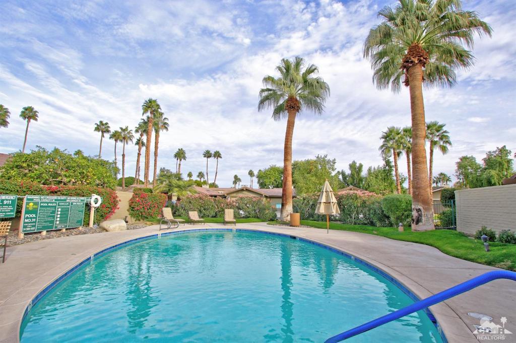 The Lakes Country Cl - Residential Lease