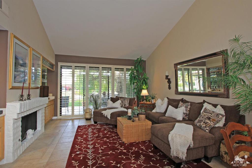 The Lakes Country Cl - Residential Lease