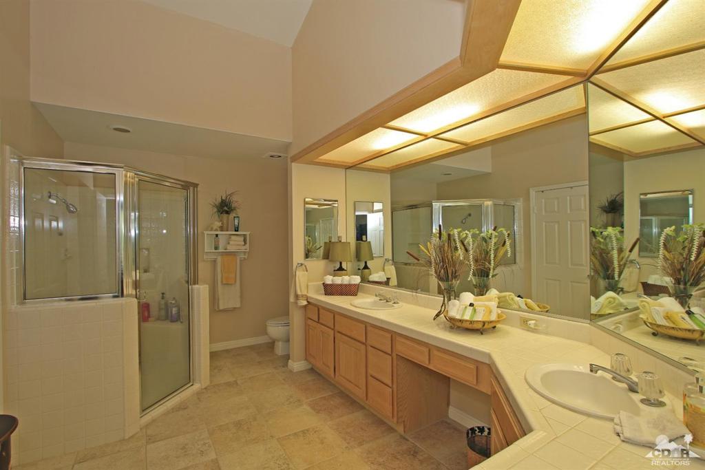 The Lakes Country Cl - Residential Lease