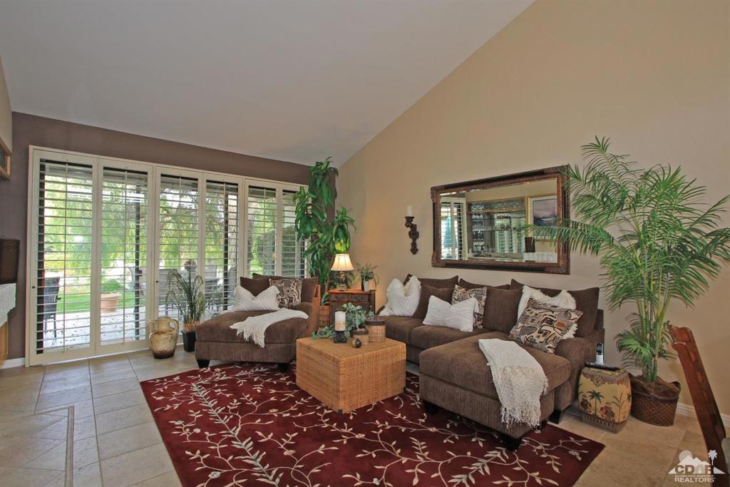 The Lakes Country Cl - Residential Lease