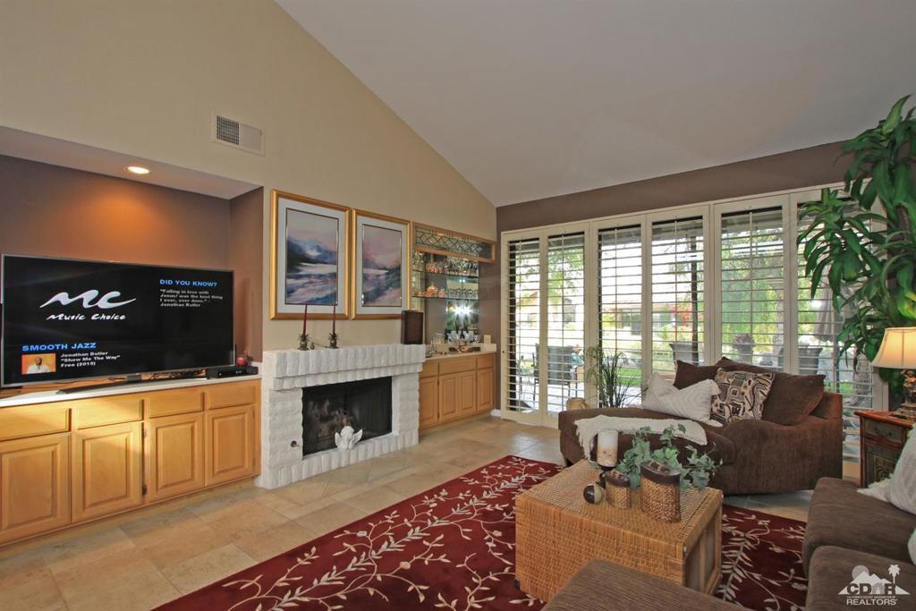 The Lakes Country Cl - Residential Lease