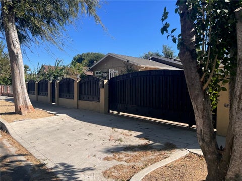Photo of 18760 Welby Way #2, Reseda, CA 91335 (MLS # SR26225628)