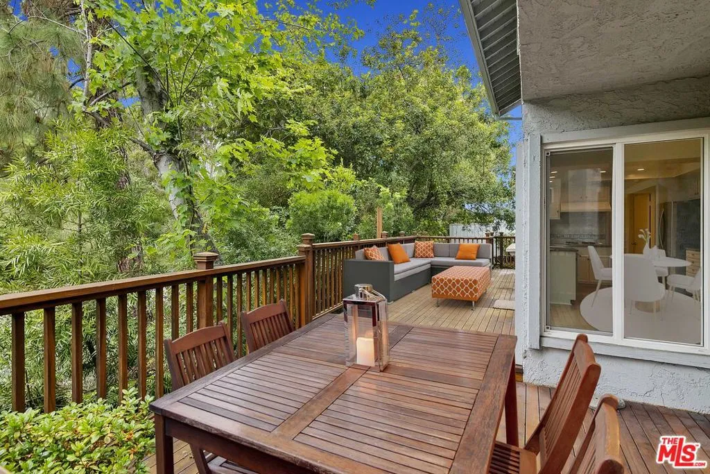 Los Angeles, California 90077, United States, 5 Bedrooms Bedrooms, ,3 BathroomsBathrooms,Residential,Active,193094