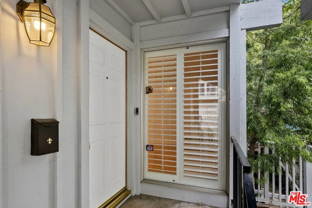 Los Angeles, California 90077, United States, 5 Bedrooms Bedrooms, ,3 BathroomsBathrooms,Residential,Active,193094