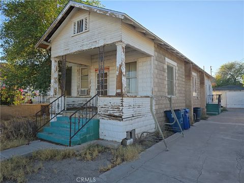 Photo of 618 Palm Way, Needles, CA 92363 (MLS # CV25251113)