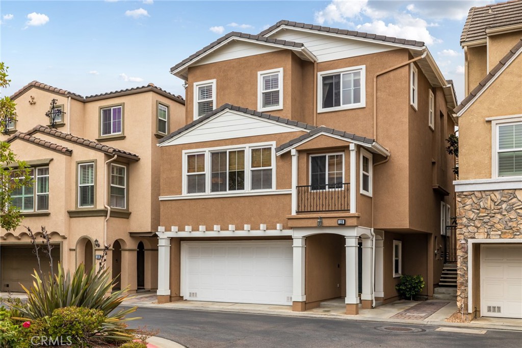 Welcome to your future home in one of Torrance’s most desirable gated communities—The Breakers at Plaza Del Amo. Located in the heart of central Torrance and within the highly rated Torrance Unified School District, this stylish detached residence offers the best of comfort, convenience, and community living.
Designed with exquisite taste, this 3bed 2.5bath 2285sqft home showcases elegance and refined details throughout. Enjoy a spacious open floor plan with hardwood flooring, soaring ceilings, and abundant natural light. Every corner feels serene, beautiful, and thoughtfully designed. The ample backyard is both organized and inviting, featuring a stylish stone floor—ideal for entertaining or quiet relaxation.
The exterior has been freshly painted, and 3-car parking provides generous space for everyday living. The Breakers is one of the best-maintained communities in Torrance, offering one of the lowest HOA fees in the area. Amenities include a sparkling pool, playground, and plenty of guest parking.
All this, just steps from Wilson Park, Target, major supermarkets, popular Asian markets, and the Del Amo Fashion Center.
A rare chance to own a move-in-ready home in a prime location—don’t miss it.