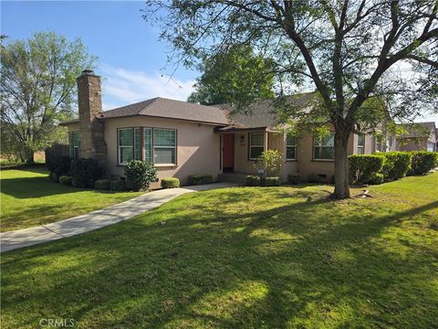 Photo of 1501 N Lowell St, Santa Ana, CA 92706 (MLS # OC26084163)