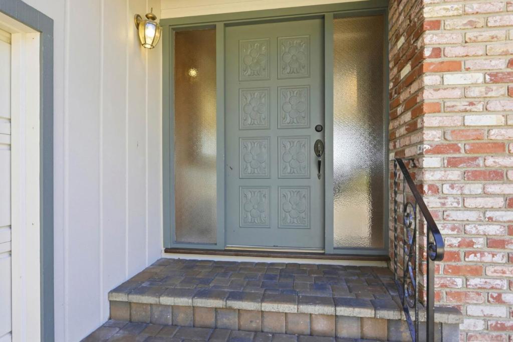 3076 Strawberry Hill Road