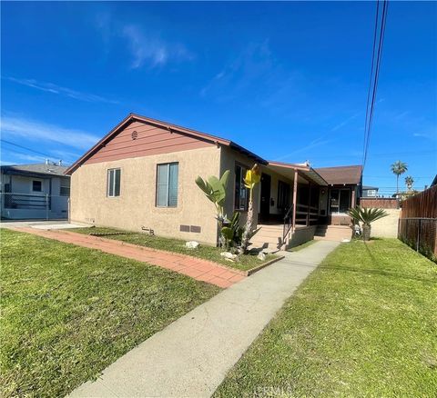 Photo of 6007 W 86th Place, Los Angeles, CA 90045 (MLS # DW25236835)