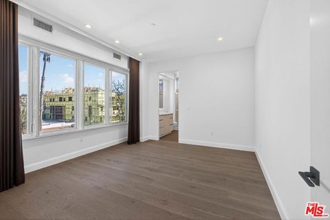 Tiny photo for 1249 N Formosa Avenue, West Hollywood, CA 90046 (MLS # 26660453)