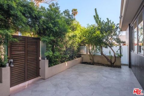 Tiny photo for 1249 N Formosa Avenue, West Hollywood, CA 90046 (MLS # 26660453)