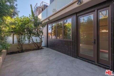 Tiny photo for 1249 N Formosa Avenue, West Hollywood, CA 90046 (MLS # 26660453)