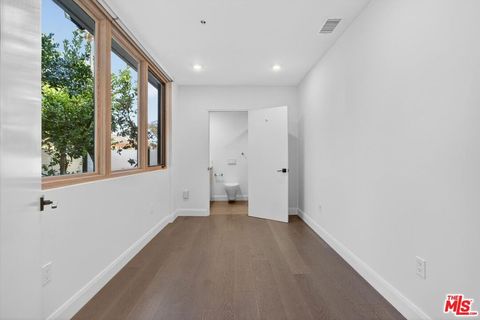 Tiny photo for 1249 N Formosa Avenue, West Hollywood, CA 90046 (MLS # 26660453)