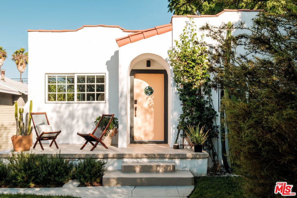 Photo of 5922 4th Avenue, Los Angeles, CA 90043 (MLS # 25619227)