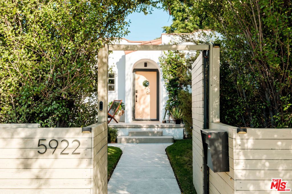 Photo of 5922 4th Avenue, Los Angeles, CA 90043 (MLS # 25619227)