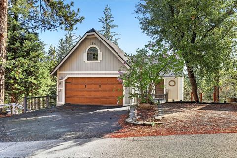 Photo of 625 San Benito Ln, Lake Arrowhead, CA 92352 (MLS # IG26075522)