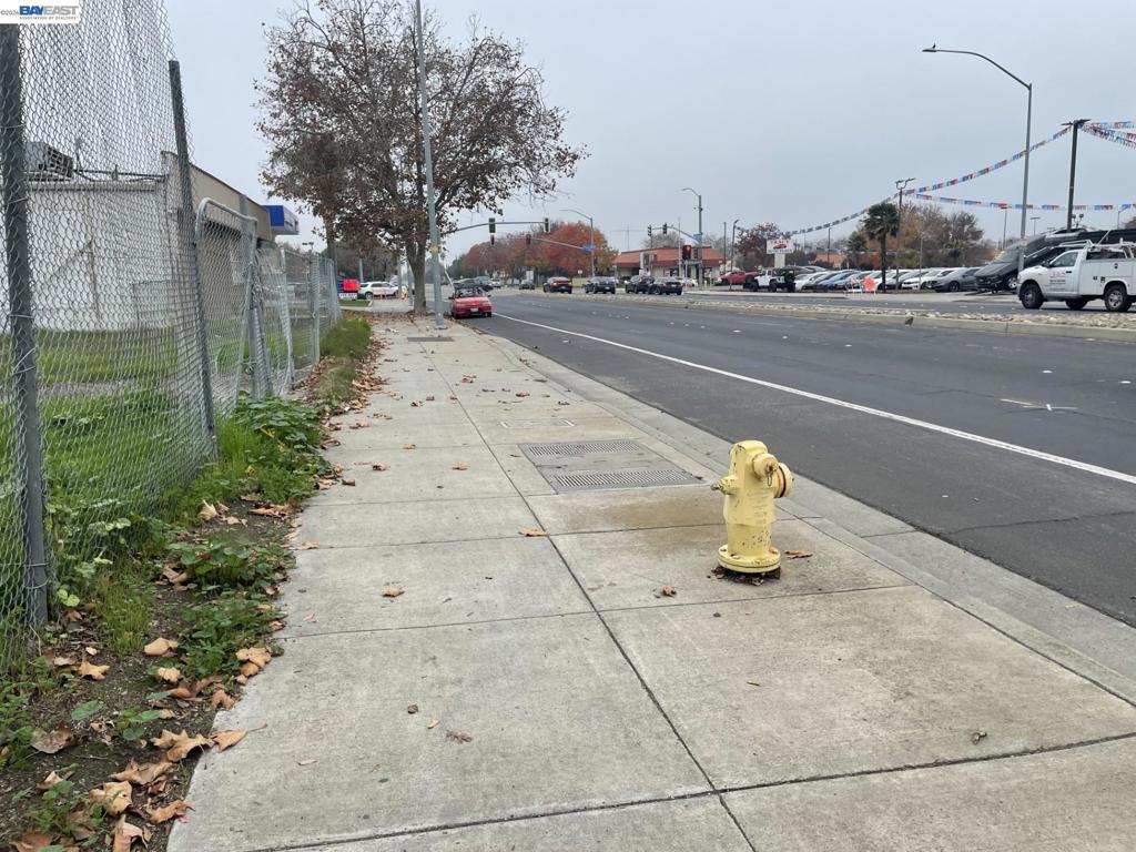 522 522 W Grant Line Rd