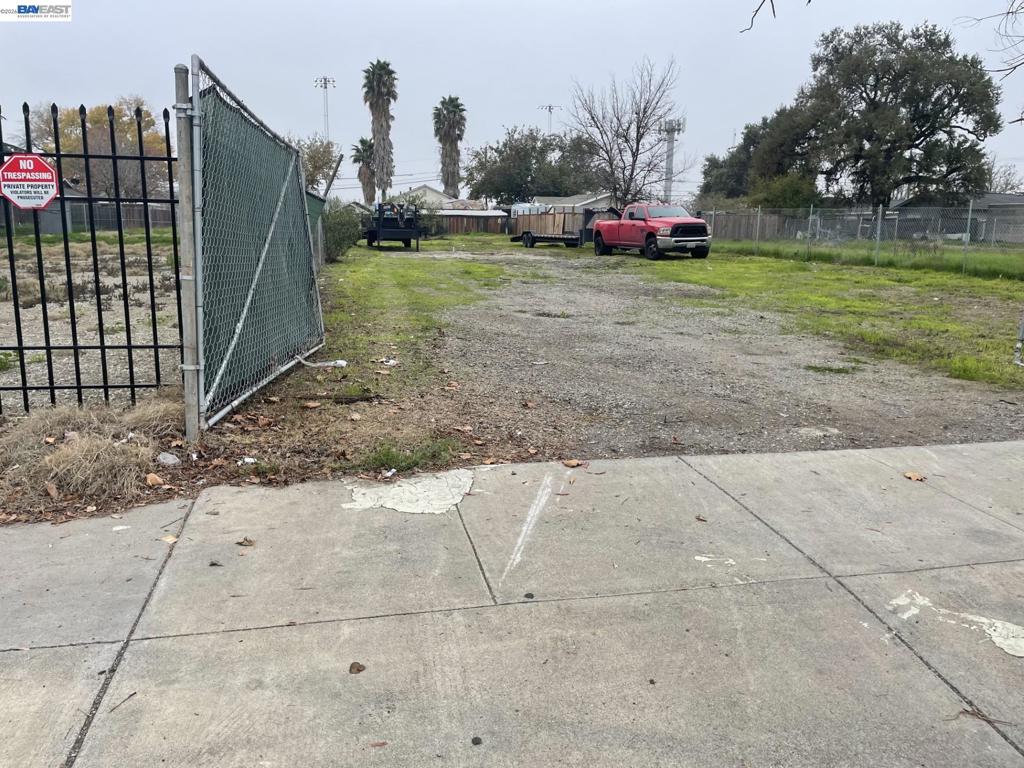 522 522 W Grant Line Rd