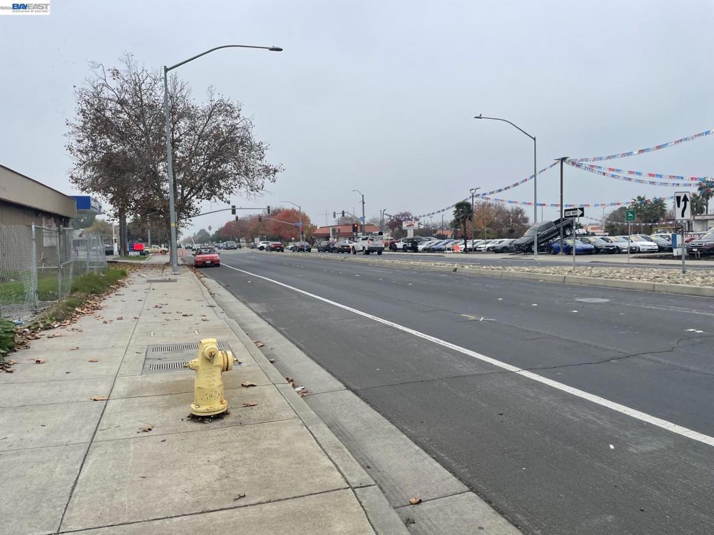 522 522 W Grant Line Rd