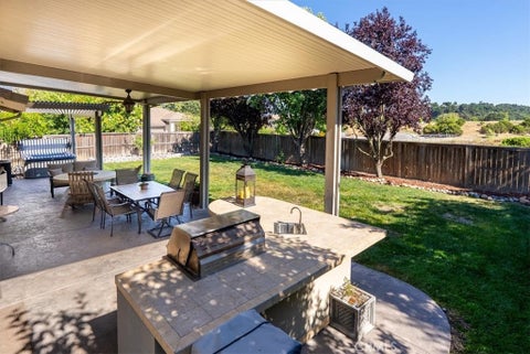 Tiny photo for 925 Rosebay Way, Templeton, CA 93465 (MLS # NS26132599)