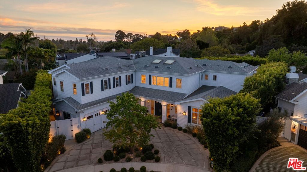 Photo of 13210 Haney Place, Los Angeles, CA 90049 (MLS # 26657145)