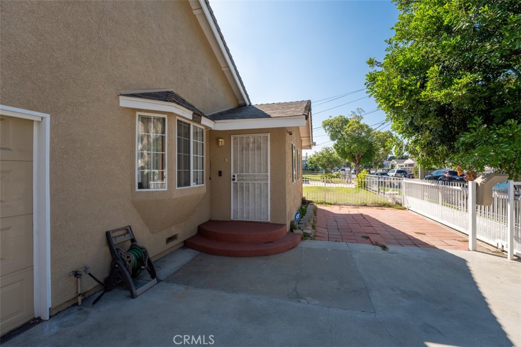 2330 W Lincoln Street