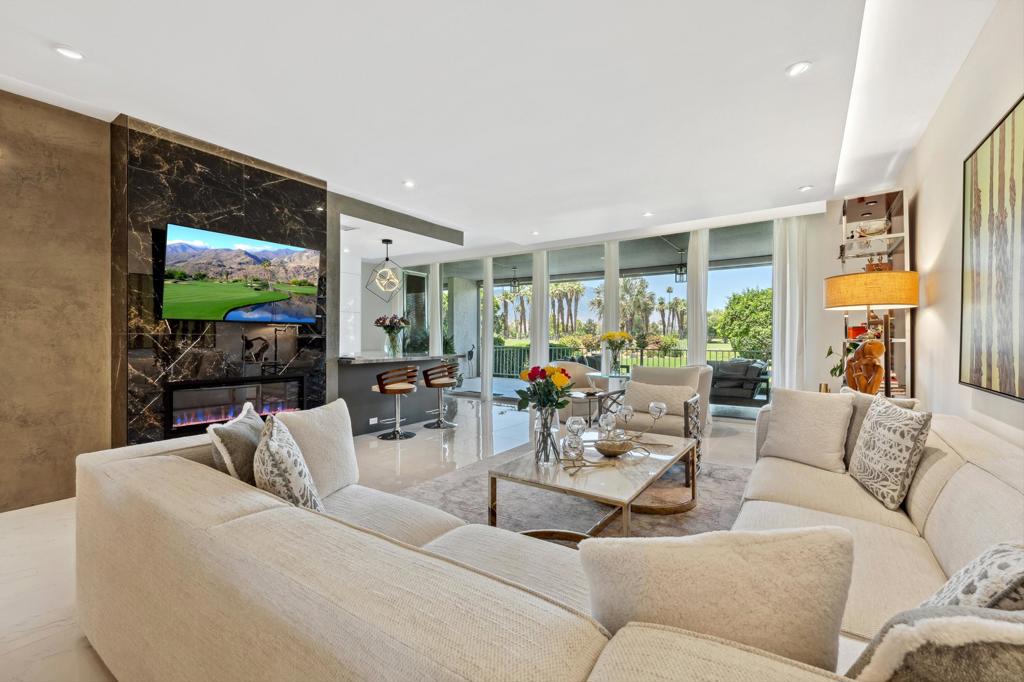 899 Island Drive 112