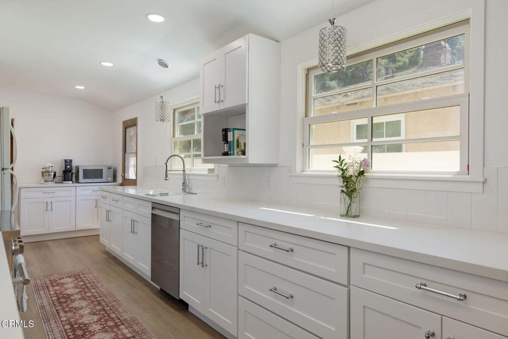 12822 Erwin Street, North Hollywood CA 91606