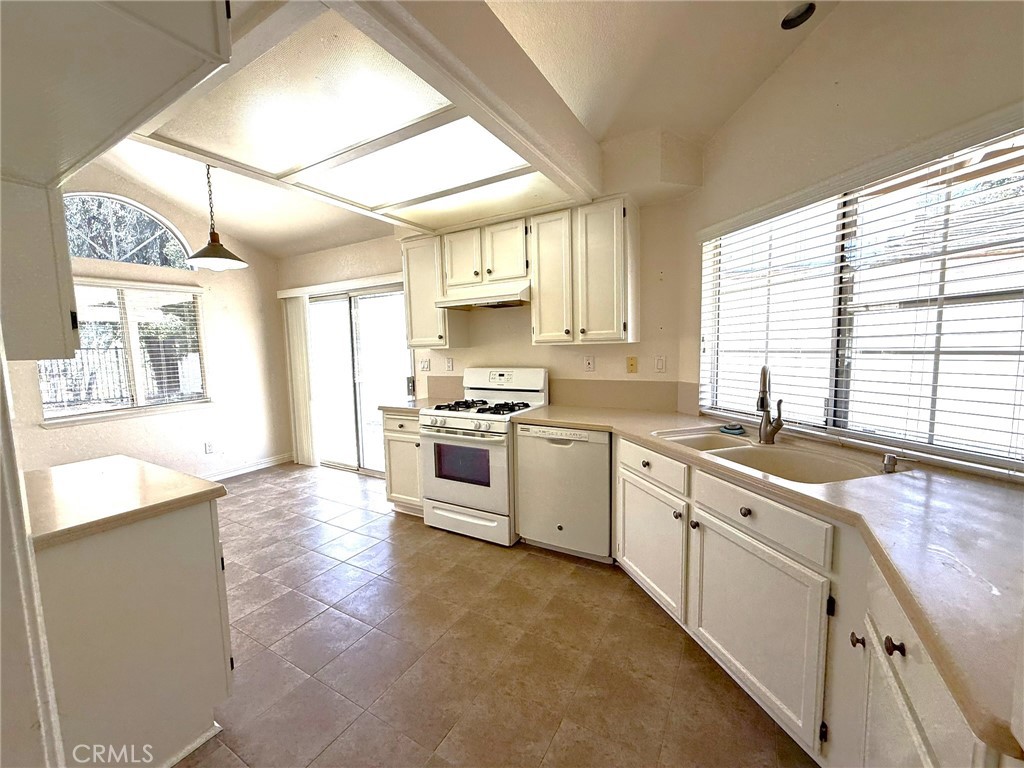 42140 Teatree Court
