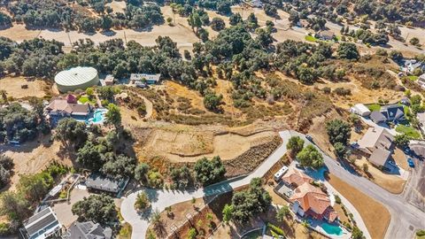 Photo of 36698 Parkview Ter, Yucaipa, CA 92399 (MLS # CV26077159)