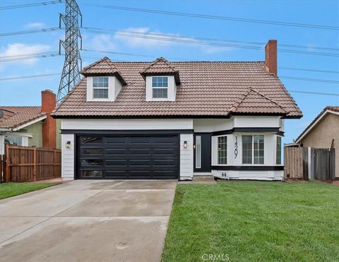 Photo of 14207 Woodland Drive, Fontana, CA 92337 (MLS # IG26079987)