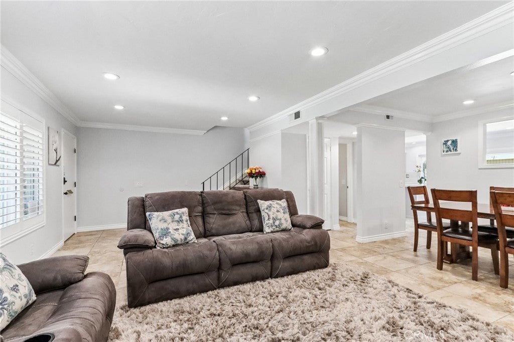 10424 Echo River Court, Fountain Valley CA 92708 - Photo 7
