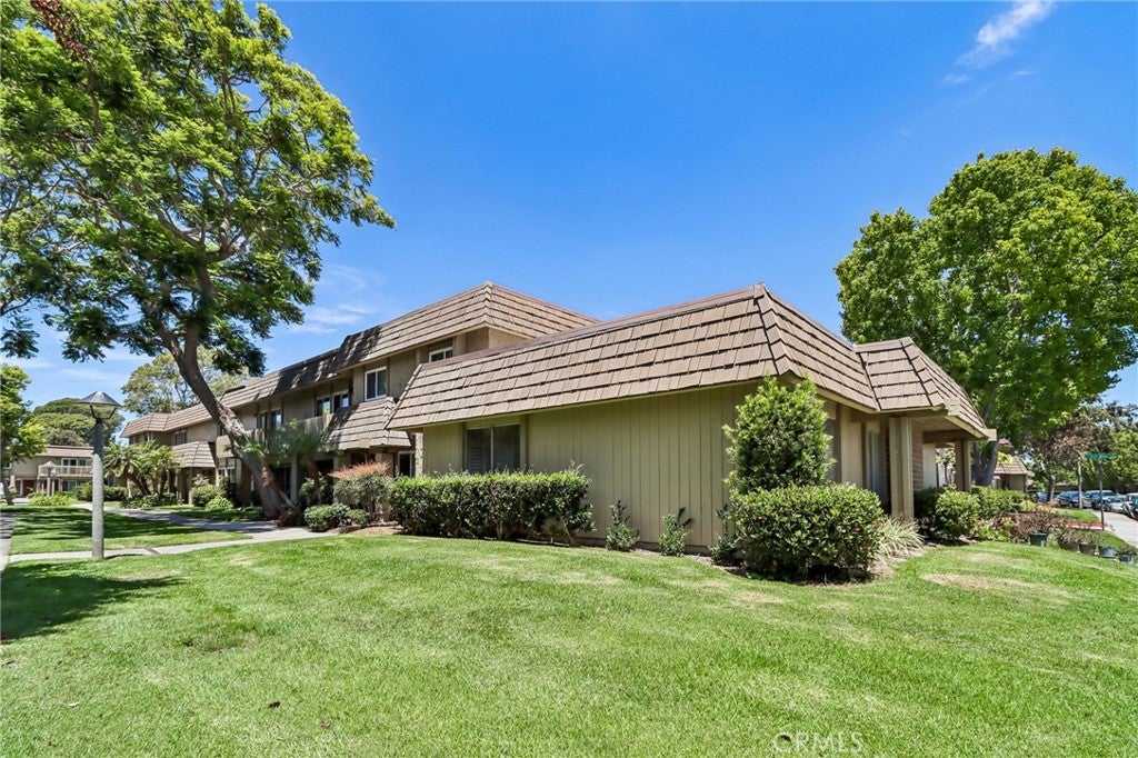 10424 Echo River Court, Fountain Valley CA 92708 - Photo 13