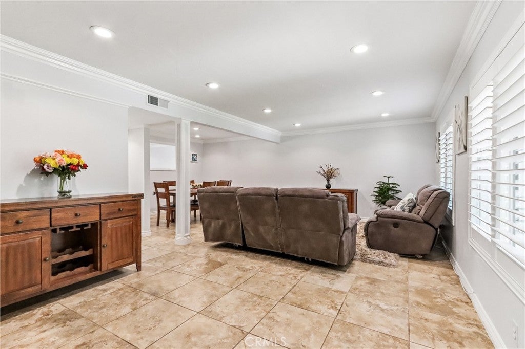 10424 Echo River Court, Fountain Valley CA 92708 - Photo 9