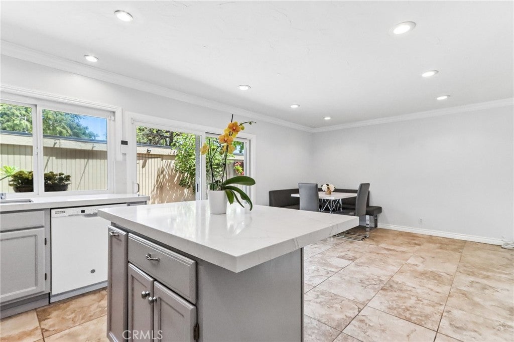 10424 Echo River Court, Fountain Valley CA 92708 - Photo 15