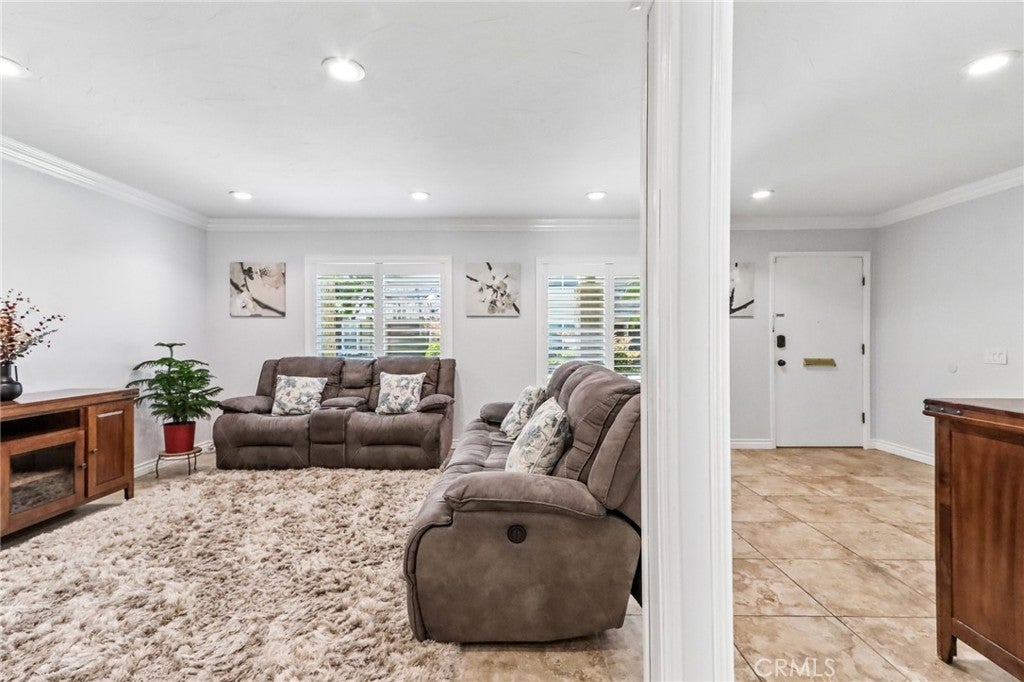 10424 Echo River Court, Fountain Valley CA 92708 - Photo 10