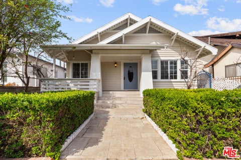 Photo of 135 S Dillon Street, Los Angeles, CA 90057 (MLS # 26856837)