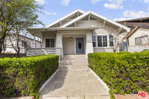 Photo of 135 S Dillon Street, Los Angeles, CA 90057 (MLS # 26856837)