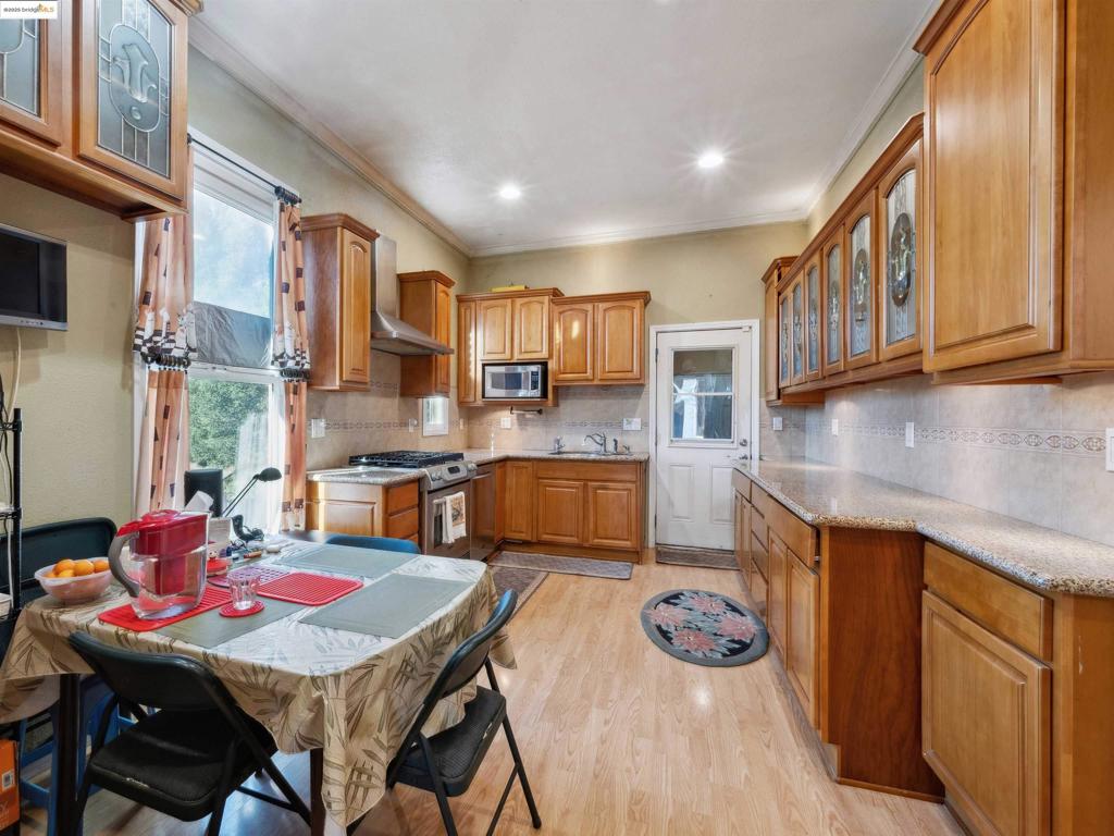 WEST END - Residential Income